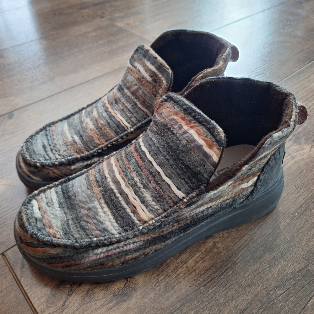 Hey Dudes Multi-Color Shoe